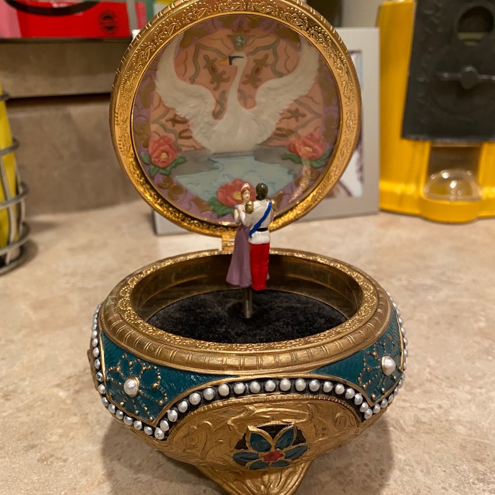 Anastasia Music Box